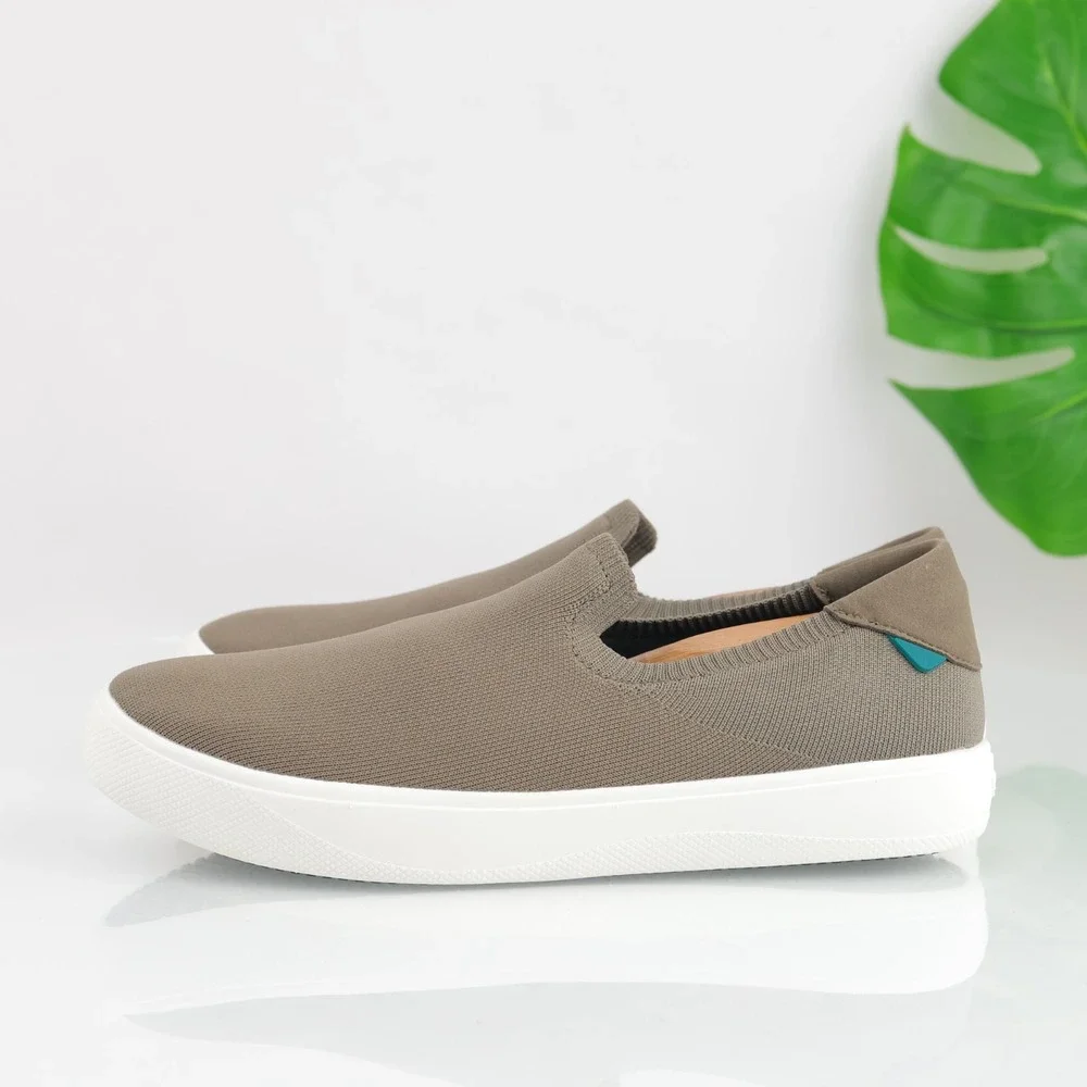 Vessi Mens Boardwalk Slip-On Shoe Size 9 Waterproof Taupe Olive Gray Knit Casual